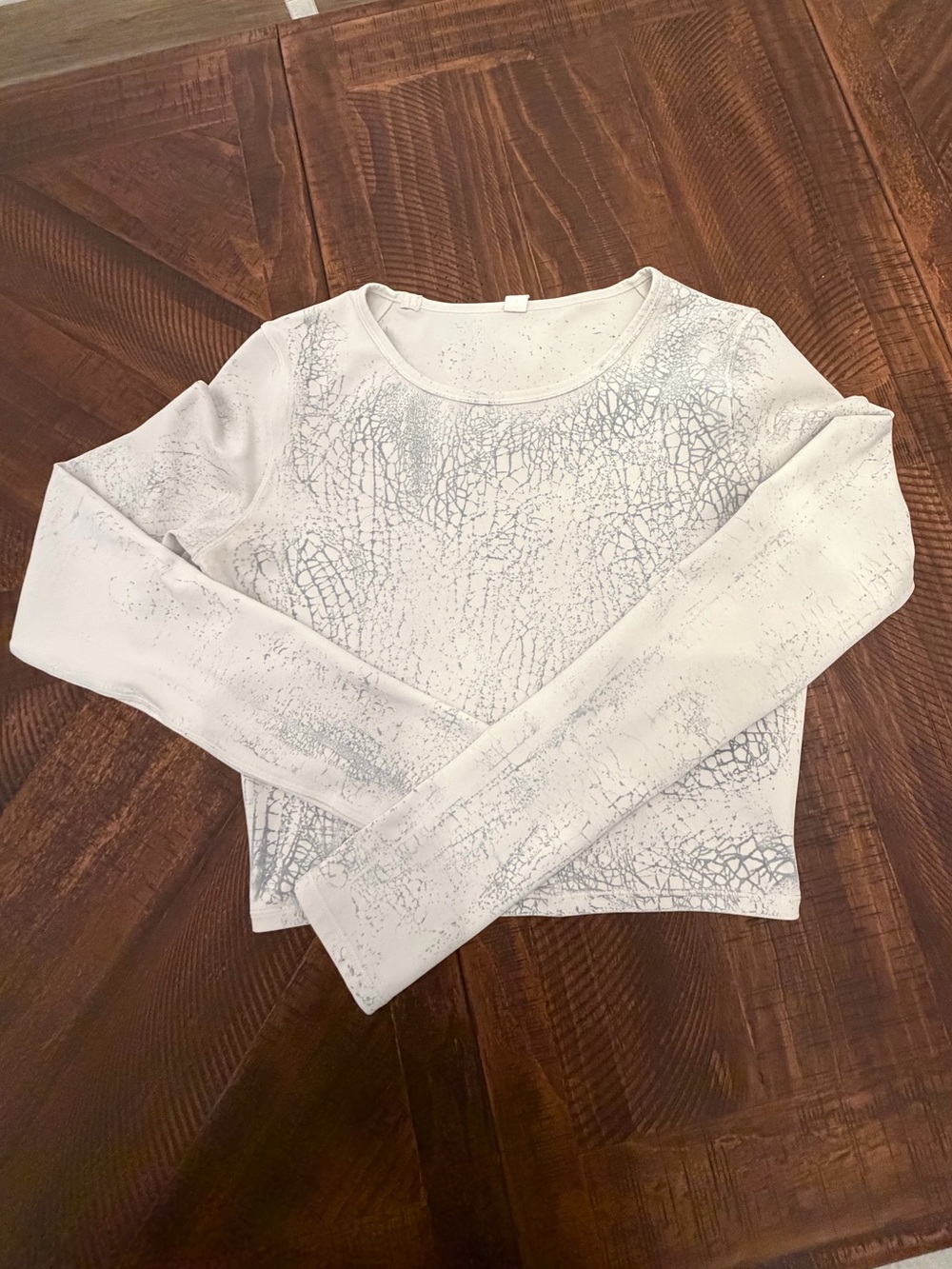 Lululemon White Long Sleeve Crewneck Top with Subtle Silver Crackle Print